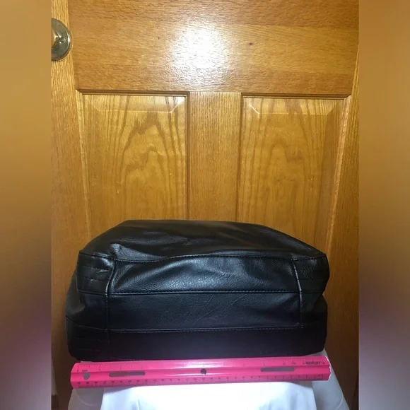 Black Laser-Cut Shoulder Bag - Picture 5 of 6